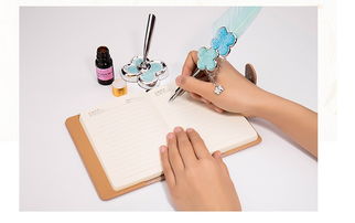 濃情蜜意，浪漫表達 四葉草少女羽毛筆禮盒，辦公與情感的完美融合